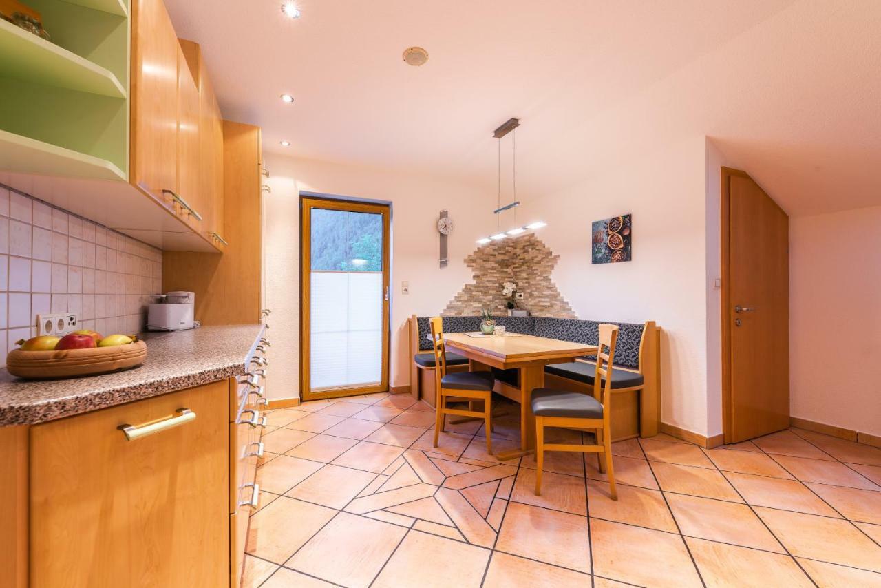 Appartement Haus Viktoria à Längenfeld Extérieur photo